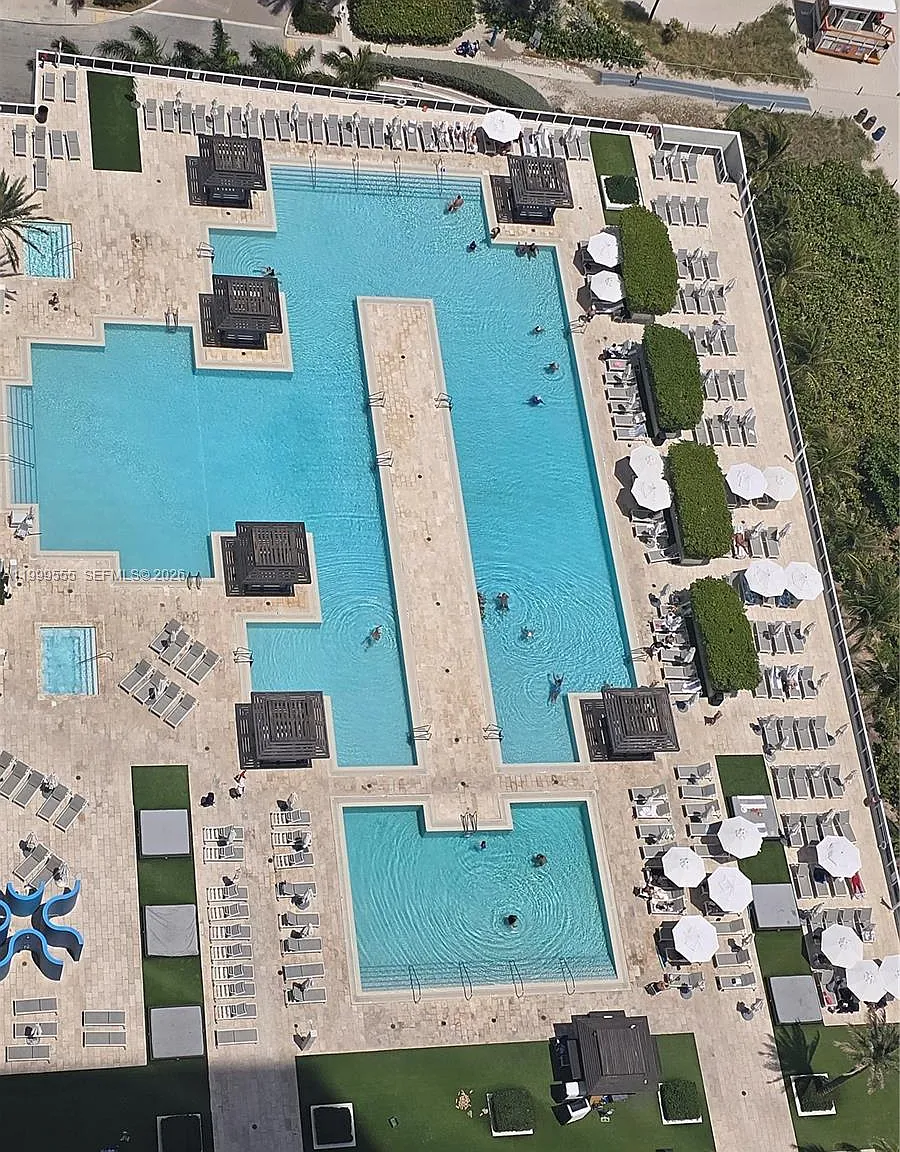 Beach Club Two Condo — Photo 4