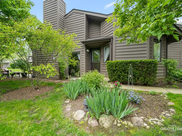 116 Elmtree Ct, Saint Charles, IL 60174
