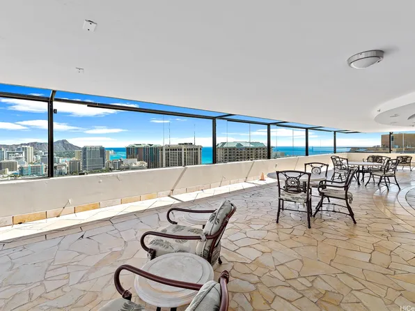 343 Hobron Ln APT 2202, Honolulu, HI 96815
