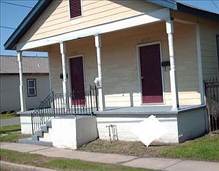 1st image of 2531 Painters St