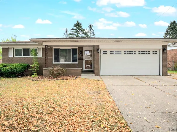 28130 Liberty Dr, Warren, MI 48092