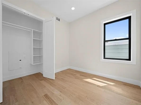 27 Graham Street image 16 of 26