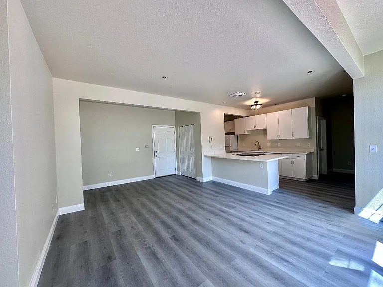 2615 Telegraph Ave #205 — Photo 3