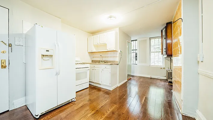 Rented by Nooklyn NYC LLC | media 10