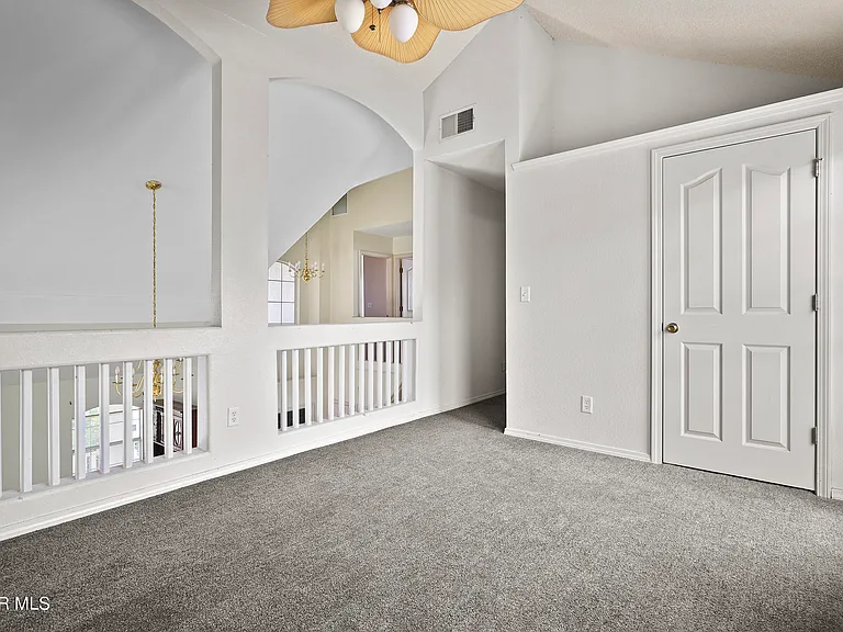 7481 Umbria Dr — Photo 19