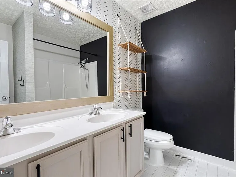 1577 Loring Ct — Photo 19