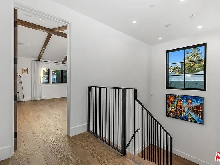 635 Seward St — Photo 11