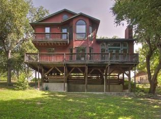 635 River Springs Dr, Seguin, TX 78155