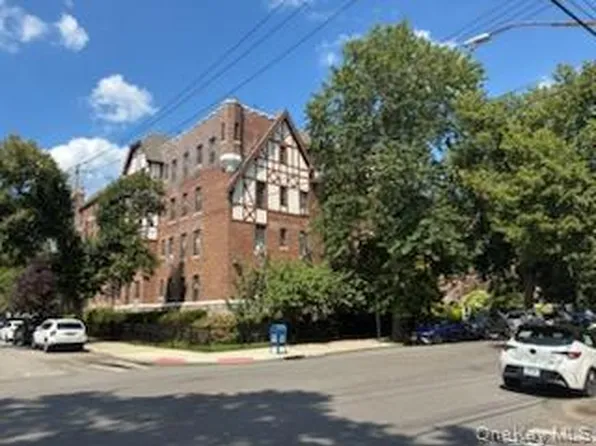 160-15 Powells Cove Boulevard #E301, Beechhurst, NY 11357