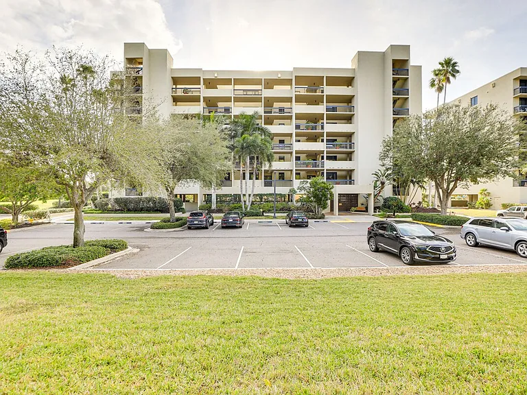 1109 Gulf Of Mexico Dr #ID1386020P — Photo 23