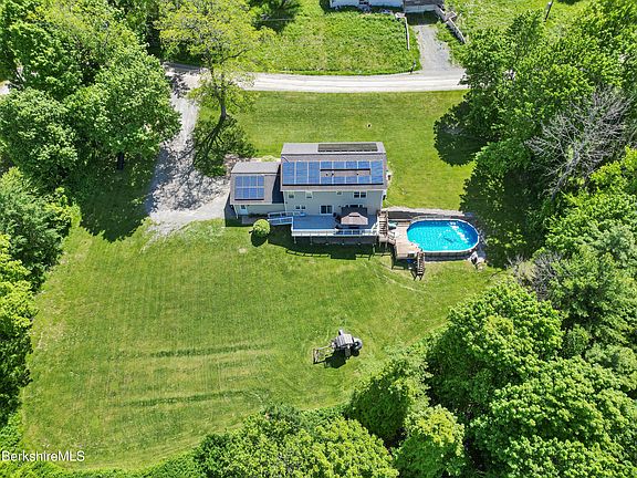 3rd image of 19 Terrace Dr