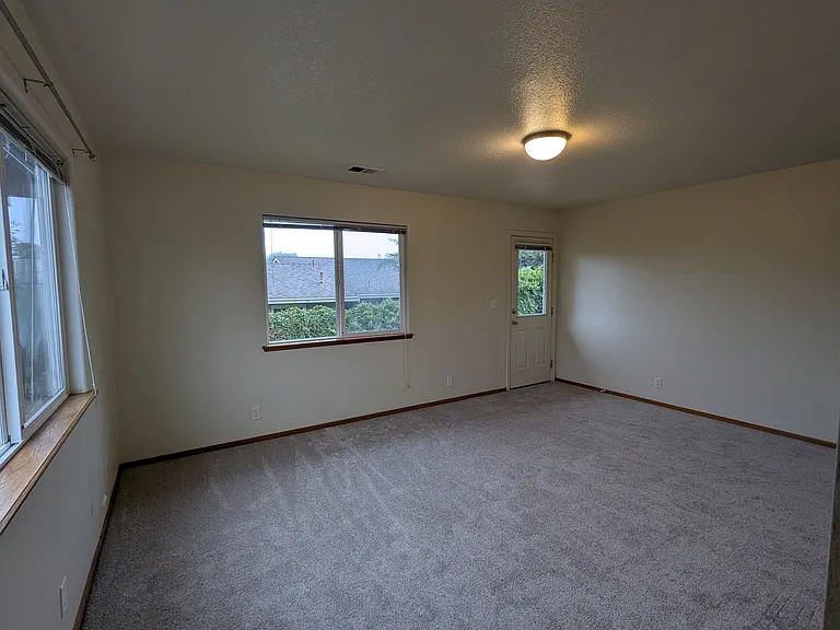 1725 McKinleyville Ave — Photo 6