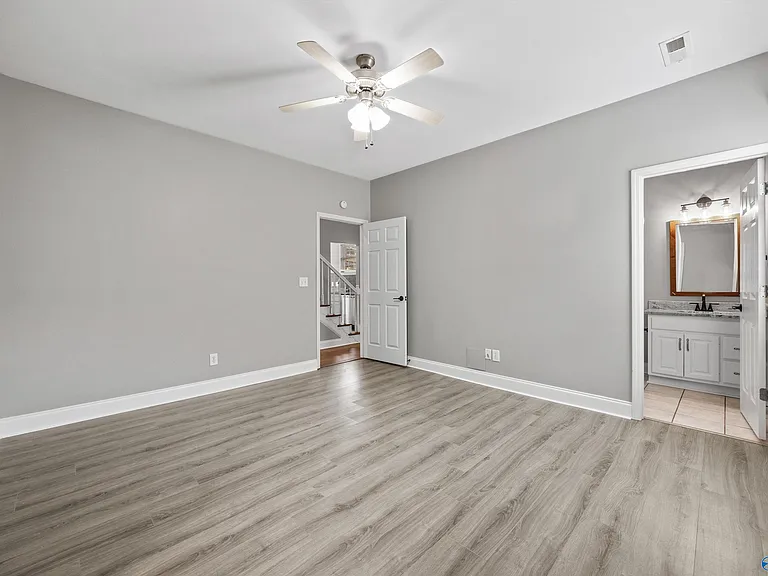 5104 Frankford Dr SE — Photo 21