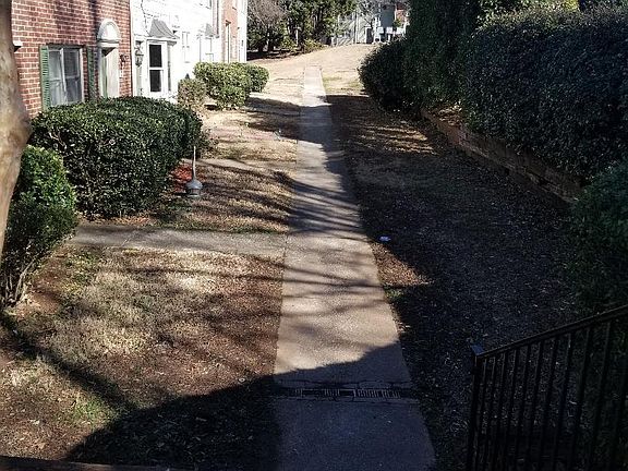2nd image of 102 Oakmont Ln