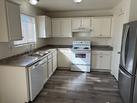 2nd image of 3152 Heritage Ln