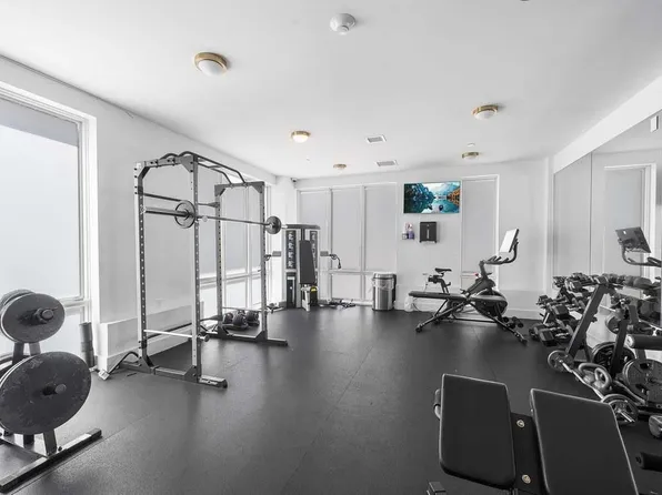 348 Baldwin Avenue image 3 of 17