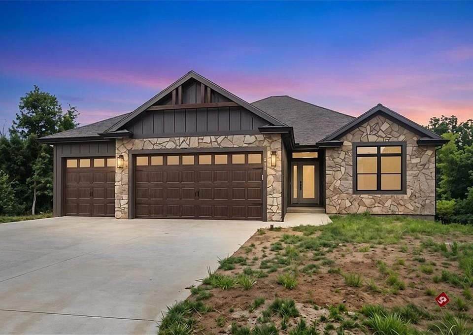 1st image of 2204 Arbor Ln