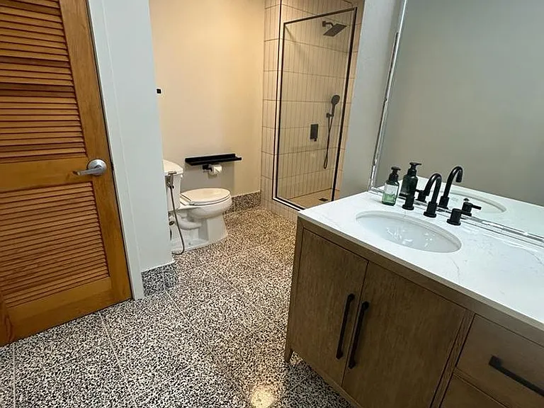 505 Whitehall St SW #205 — Photo 5