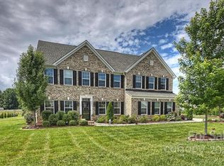 901 Belle Arbor Dr, Waxhaw, NC 28173