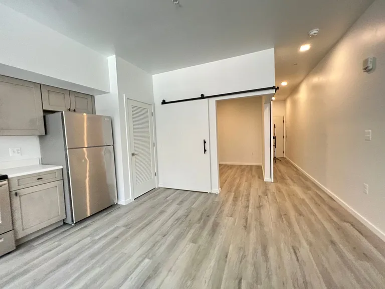 725 W Pratt St. — Photo 61