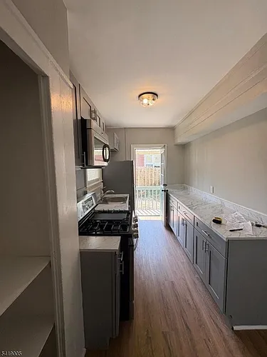136 Main St #2 Photo 1