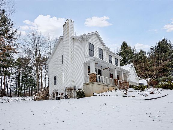 2nd image of 8009 Courtland Dr NE