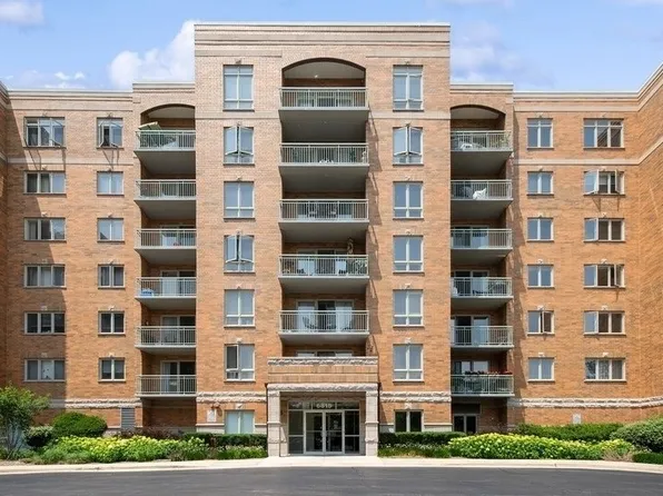 6815 N Milwaukee Ave APT 605, Niles, IL 60714