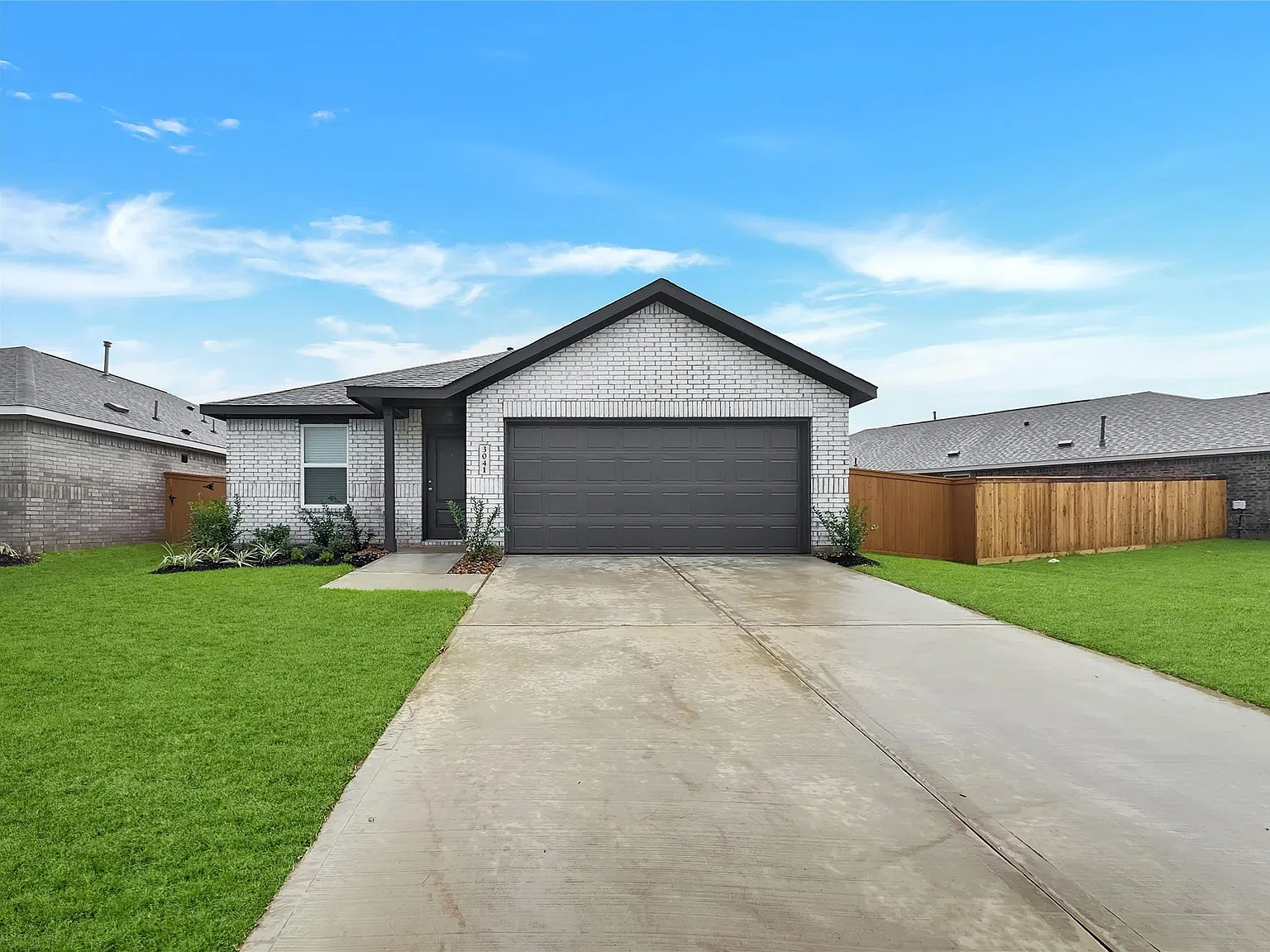 4 bed, 2.0 bath, 1776 sqft, $2,100 — Photo 1