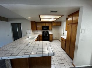 12320 Moonridge Dr, Riverside, CA 92503