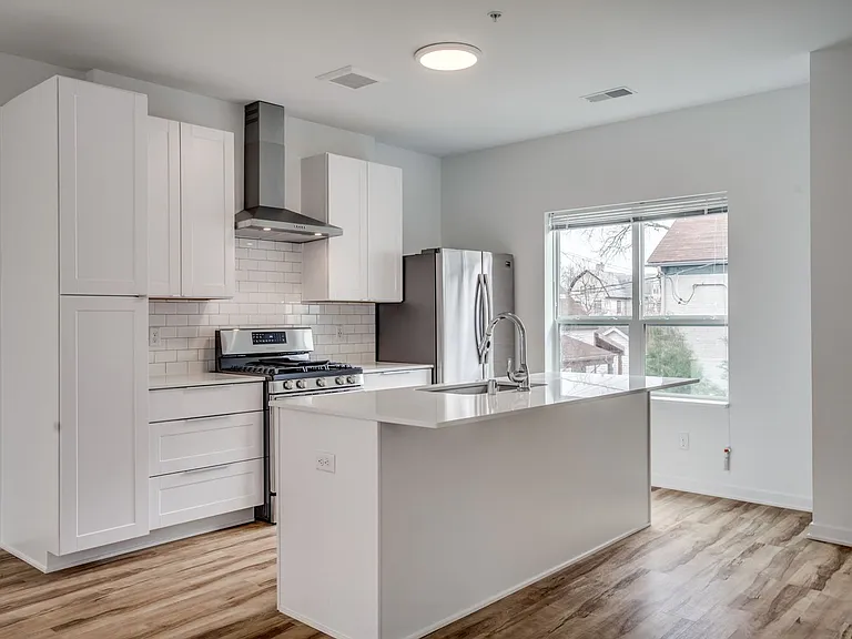 3333 Nicollet Ave S — Photo 24