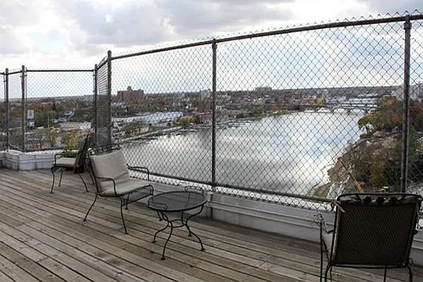 Skyrise Apartments — Photo 35