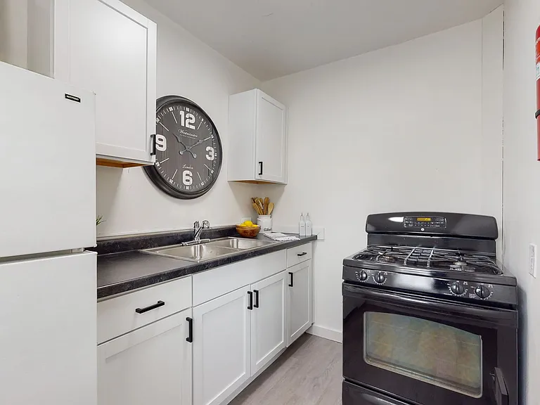 2650 Cottage Grove Ave — Photo 11