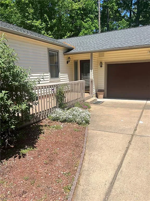 3 bed, 2.0 bath, 1537 sqft, $2,250 — Photo 2