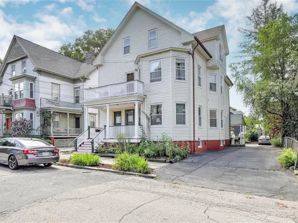 209 Pleasant St #3, Providence, RI 02906