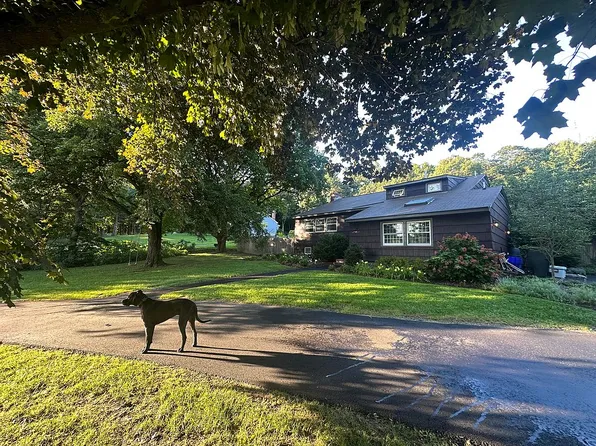 141 Haggetts Pond Rd, Andover, MA 01810