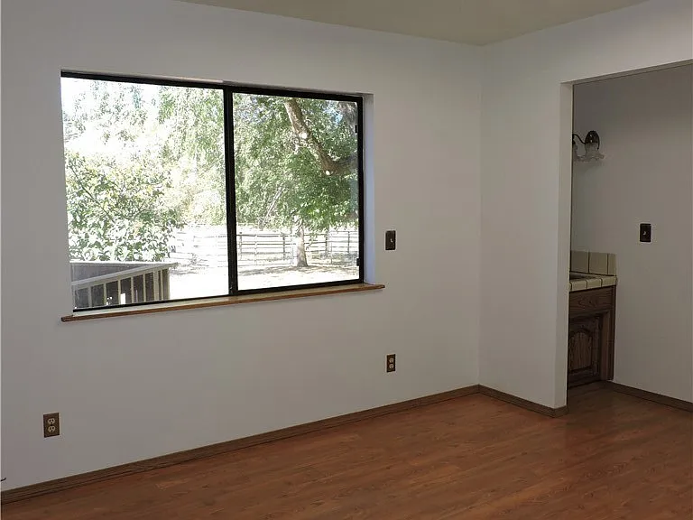 26931 Columbia Way — Photo 33