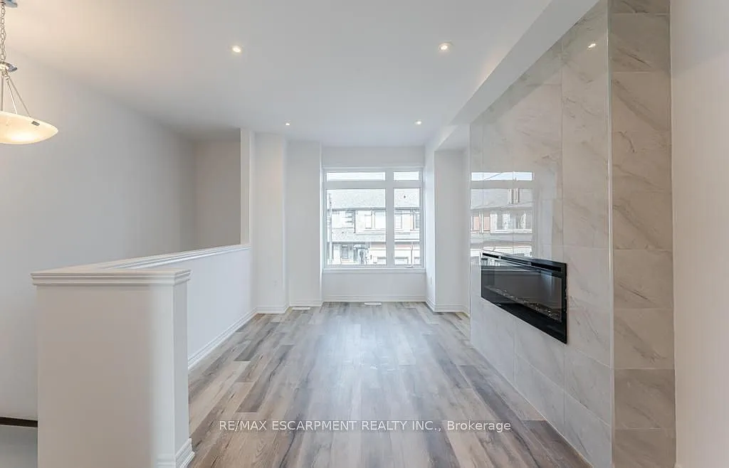 3 bed, $2,450 — Photo 3