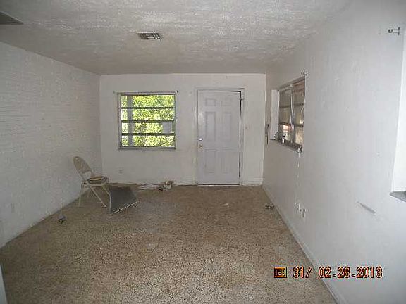 4th image of 14975 SW Seminole Dr