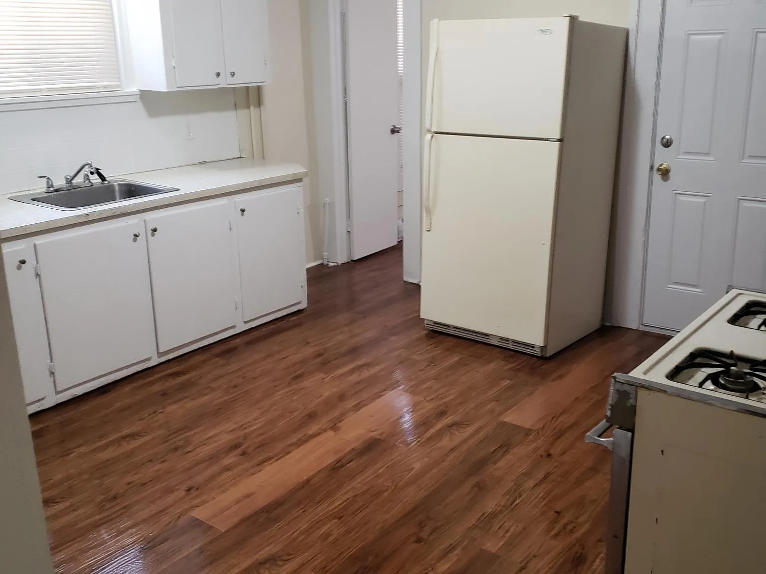 2 bed, 750 sqft, $1,450 — Photo 1
