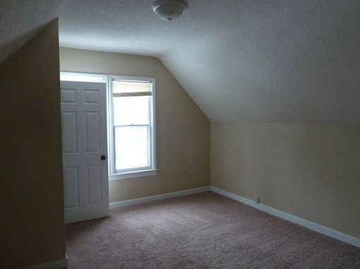 5th image of 1021 Campbell Ave NW