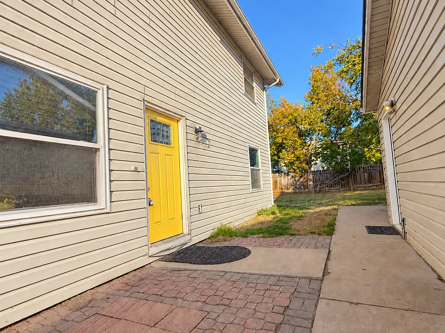 4 bed, 2.5 bath, 1920 sqft, $2,995 — Photo 2