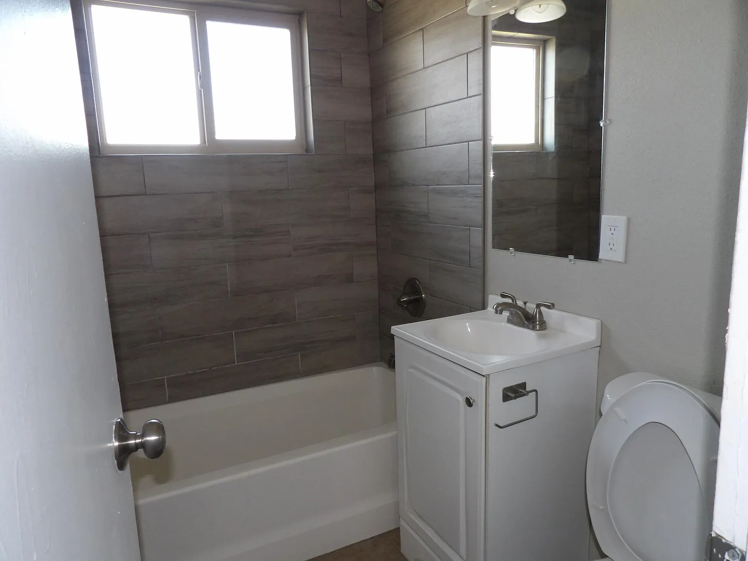 2 bed, 800 sqft, $1,250 — Photo 3