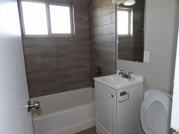 3rd image of 1435 Kingston St APT 8