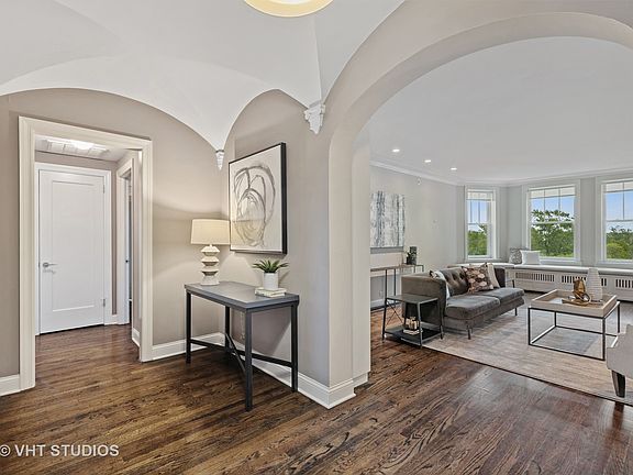 4th image of 2440 N Lakeview Ave #6F