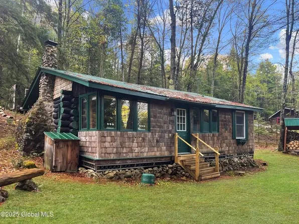 170 E Shore Dr, Adirondack, NY 12808