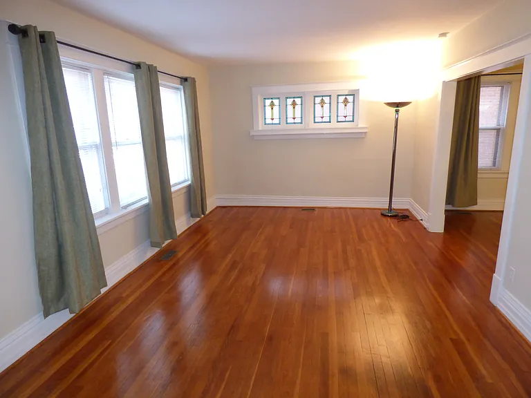 1021 Commodore Dr — Photo 12