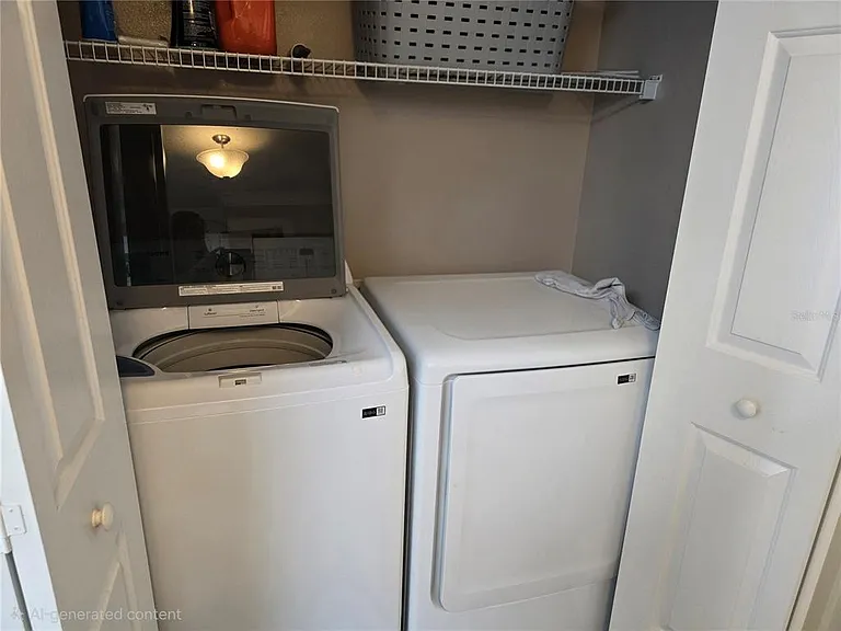 2636 SW 35th Pl #9 — Photo 9