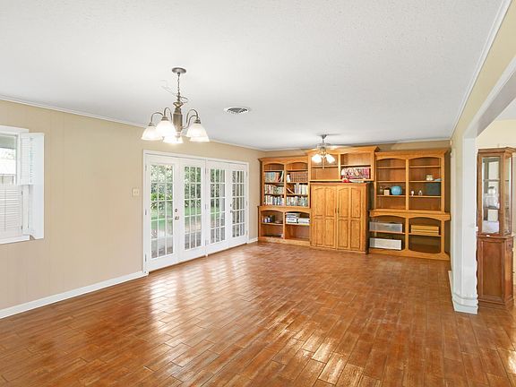 3rd image of 1314 Jefferson Dr