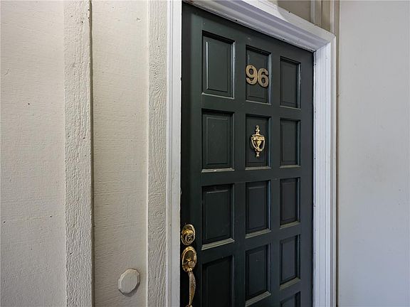 3rd image of 800 Mallery St APT 96