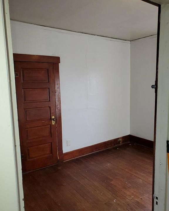 1st image of 303 1/2 W High St #6